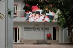 Cô giáo dán vùng kín học sinh bằng băng keo trần tình